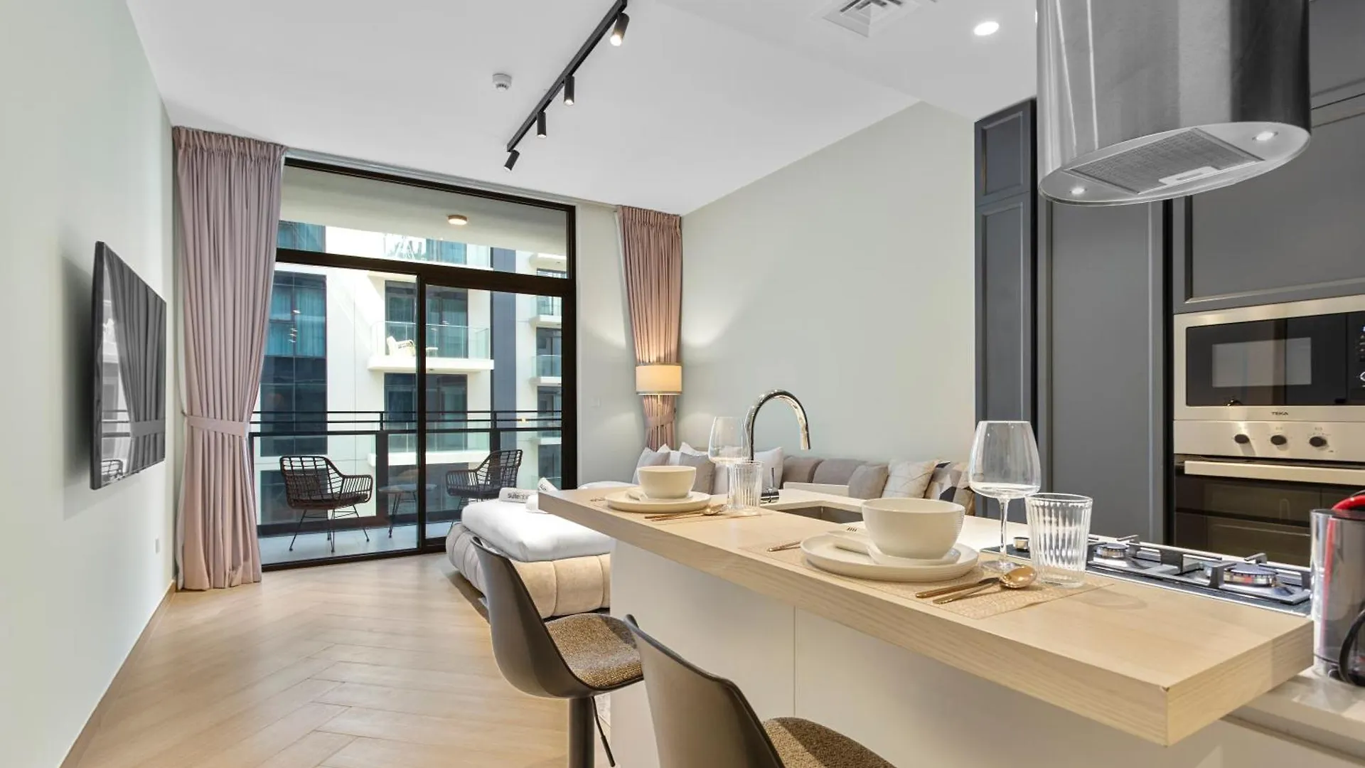 Stylish And Spacious Studio In Meydan Dubai 0*,
