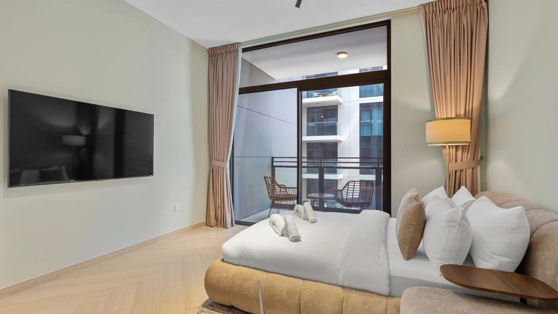 Stylish And Spacious Studio In Meydan Dubai Apartment