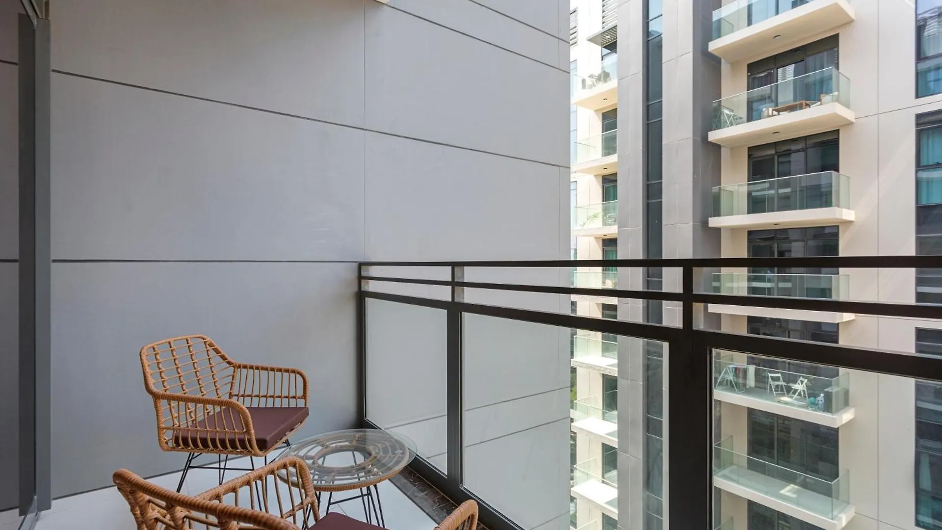 Apartment Stylish And Spacious Studio In Meydan Dubai United Arab Emirates